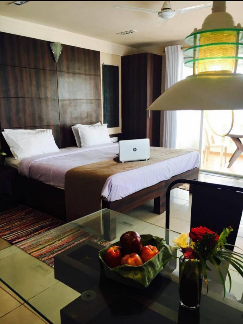 เพรสซิเดนซี ไฮแลนด์ รีสอร์ต Hotel Koynanagar ภายนอก รูปภาพ