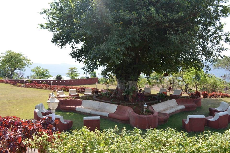 เพรสซิเดนซี ไฮแลนด์ รีสอร์ต Hotel Koynanagar ภายนอก รูปภาพ
