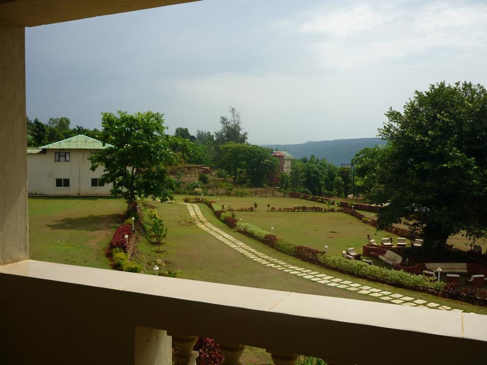 เพรสซิเดนซี ไฮแลนด์ รีสอร์ต Hotel Koynanagar ภายนอก รูปภาพ