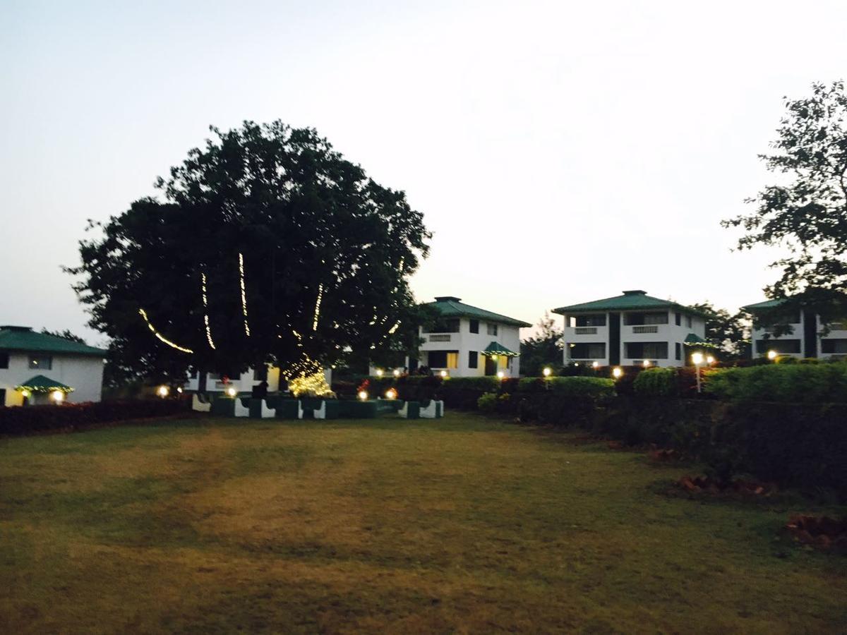 เพรสซิเดนซี ไฮแลนด์ รีสอร์ต Hotel Koynanagar ภายนอก รูปภาพ