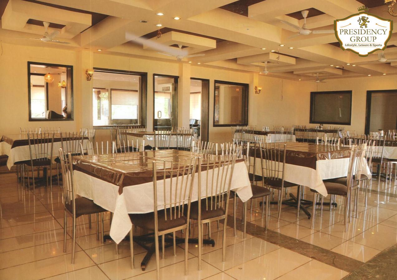 เพรสซิเดนซี ไฮแลนด์ รีสอร์ต Hotel Koynanagar ภายนอก รูปภาพ