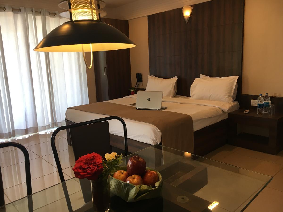 เพรสซิเดนซี ไฮแลนด์ รีสอร์ต Hotel Koynanagar ภายนอก รูปภาพ